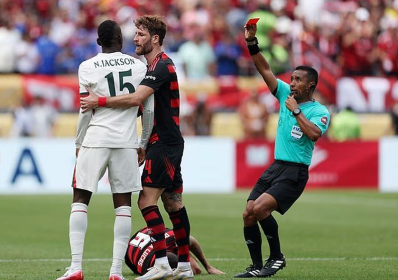 sinh-nhat-buon-cua-jackson-mot-chiec-the-do-va-ca-niem-tin