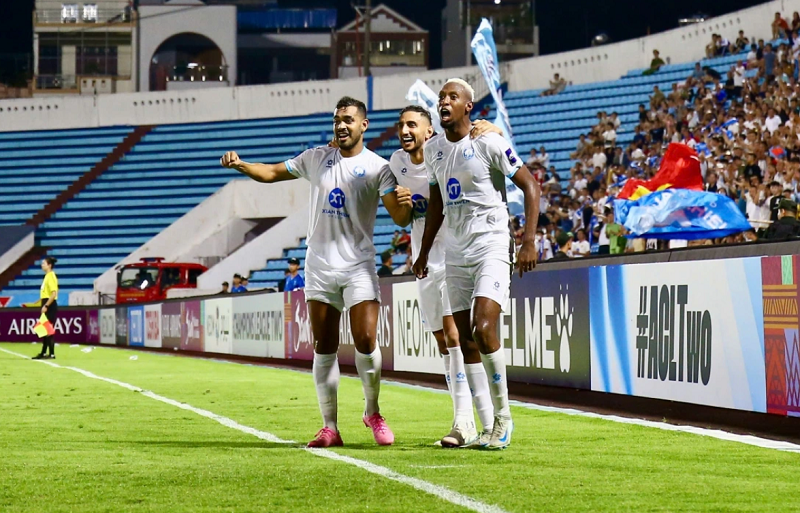 bao-chi-thai-lan-that-vong-khi-ratchaburi-guc-nga-truoc-nam-dinh