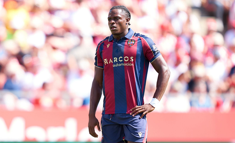 arsenal-nham-ngoc-tho-etta-eyong-tan-binh-gay-sot