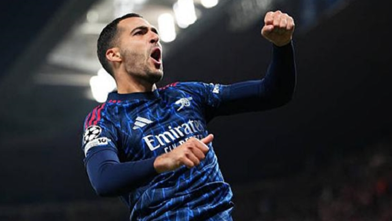 mikel-merino-toa-sang-ruc-ro-giup-arsenal-vuot-qua-khung-hoang-hang